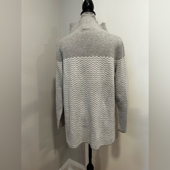 Aspen Women's Mock oversized Turtleneck Sweater. Chevron Pattern. and White. XL - Picture 2 of 14